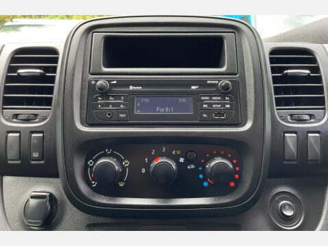 Renault Trafic 1.6 dCi 27 Business SWB Standard Roof Euro 6 5dr 32