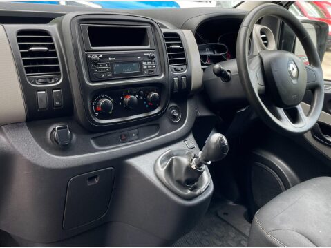 Renault Trafic 1.6 dCi 27 Business SWB Standard Roof Euro 6 5dr 37