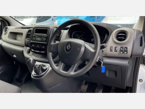 Renault Trafic 1.6 dCi 27 Business SWB Standard Roof Euro 6 5dr 25