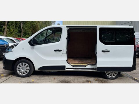 Renault Trafic 1.6 dCi 27 Business SWB Standard Roof Euro 6 5dr 15