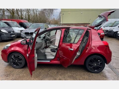 Renault Clio 1.6 VVT Initiale TomTom Auto Euro 4 5dr 13