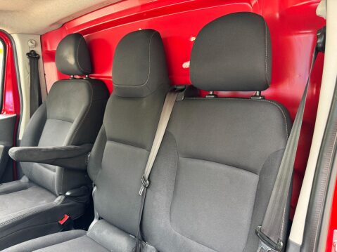 Renault Trafic 1.6 dCi ENERGY 29 Business+ Panel Van 5dr Diesel Manual LWB Standard Roof E 39