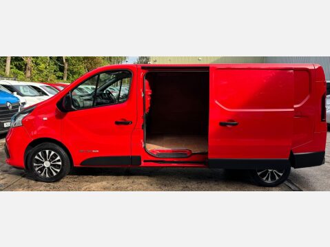 Renault Trafic 1.6 dCi ENERGY 29 Business+ Panel Van 5dr Diesel Manual LWB Standard Roof E 20