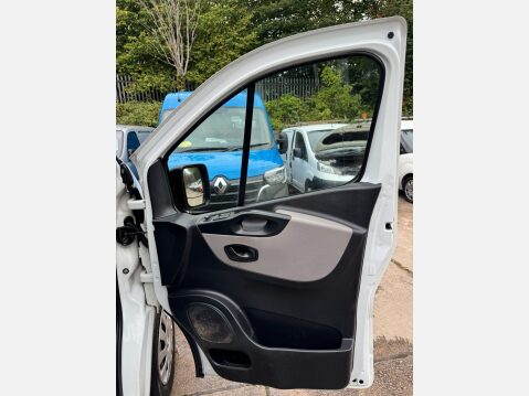 Renault Trafic 1.6 dCi 29 Business Crew Van Double Cab 6dr Diesel Manual LWB Euro 6 (120 p 30