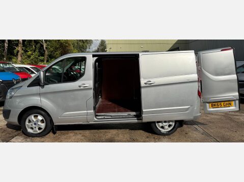 Ford Transit Custom 2.2 TDCi 270 Limited Panel Van 5dr Diesel Manual L1 H1 (186 g/km, 123 bhp) 24