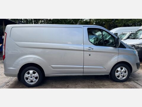 Ford Transit Custom 2.2 TDCi 270 Limited Panel Van 5dr Diesel Manual L1 H1 (186 g/km, 123 bhp) 9