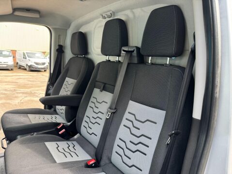 Ford Transit Custom 2.2 TDCi 270 Limited Panel Van 5dr Diesel Manual L1 H1 (186 g/km, 123 bhp) 51