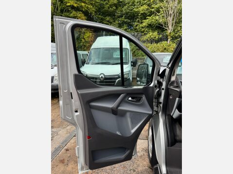 Ford Transit Custom 2.2 TDCi 270 Limited Panel Van 5dr Diesel Manual L1 H1 (186 g/km, 123 bhp) 49