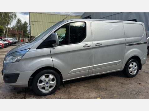Ford Transit Custom 2.2 TDCi 270 Limited Panel Van 5dr Diesel Manual L1 H1 (186 g/km, 123 bhp) 27