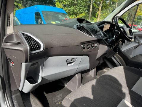 Ford Transit Custom 2.2 TDCi 270 Limited Panel Van 5dr Diesel Manual L1 H1 (186 g/km, 123 bhp) 52
