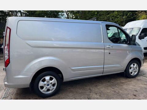 Ford Transit Custom 2.2 TDCi 270 Limited Panel Van 5dr Diesel Manual L1 H1 (186 g/km, 123 bhp) 11