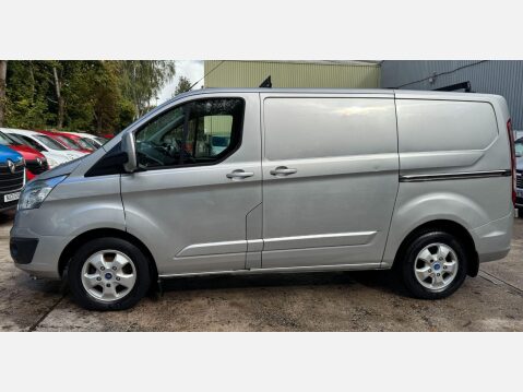 Ford Transit Custom 2.2 TDCi 270 Limited Panel Van 5dr Diesel Manual L1 H1 (186 g/km, 123 bhp) 23