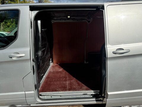 Ford Transit Custom 2.2 TDCi 270 Limited Panel Van 5dr Diesel Manual L1 H1 (186 g/km, 123 bhp) 26