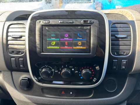 Renault Trafic 1.6 dCi ENERGY 27 Sport Nav Panel Van 5dr Diesel Manual SWB Standard Roof E 29