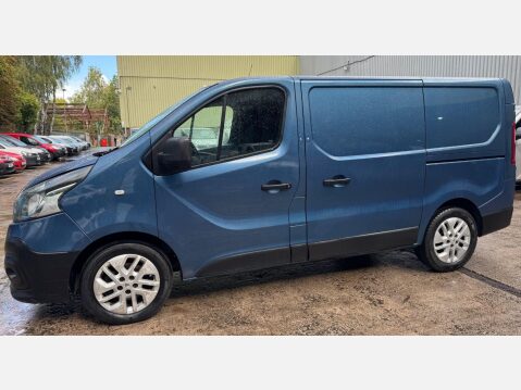 Renault Trafic 1.6 dCi ENERGY 27 Sport Nav Panel Van 5dr Diesel Manual SWB Standard Roof E 20