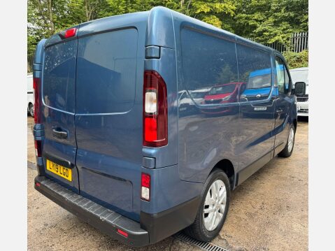 Renault Trafic 1.6 dCi ENERGY 27 Sport Nav Panel Van 5dr Diesel Manual SWB Standard Roof E 12