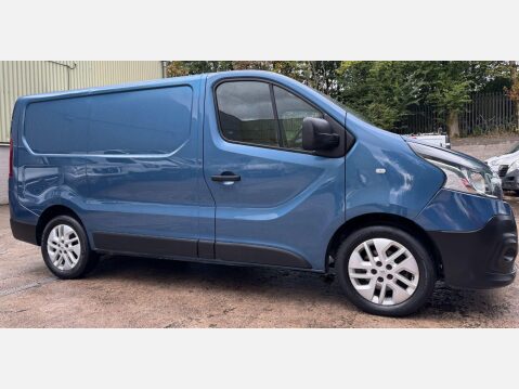 Renault Trafic 1.6 dCi ENERGY 27 Sport Nav Panel Van 5dr Diesel Manual SWB Standard Roof E 6