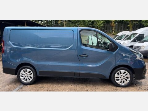 Renault Trafic 1.6 dCi ENERGY 27 Sport Nav Panel Van 5dr Diesel Manual SWB Standard Roof E 7