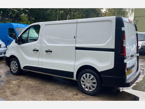 Renault Trafic 1.6 dCi 27 Business Panel Van 5dr Diesel Manual SWB Standard Roof Euro 6 (1 14