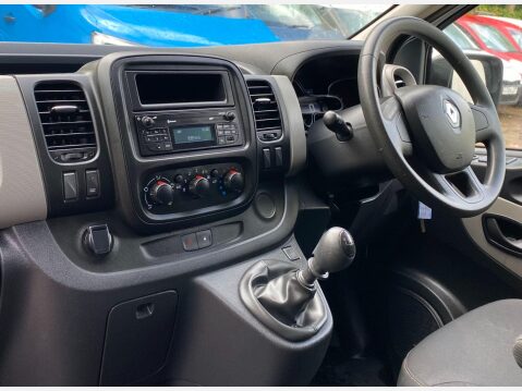 Renault Trafic 1.6 dCi 27 Business Panel Van 5dr Diesel Manual SWB Standard Roof Euro 6 (1 35