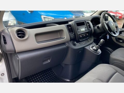 Renault Trafic 1.6 dCi 27 Business Panel Van 5dr Diesel Manual SWB Standard Roof Euro 6 (1 34