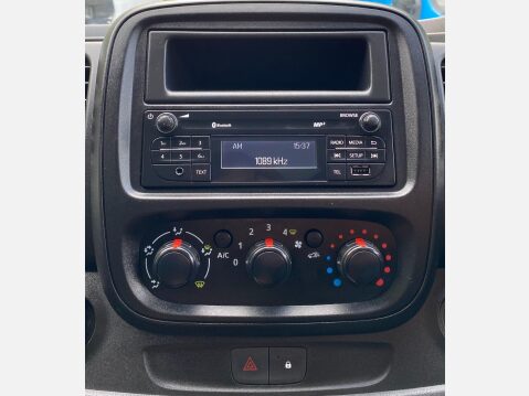 Renault Trafic 1.6 dCi 27 Business Panel Van 5dr Diesel Manual SWB Standard Roof Euro 6 (1 30