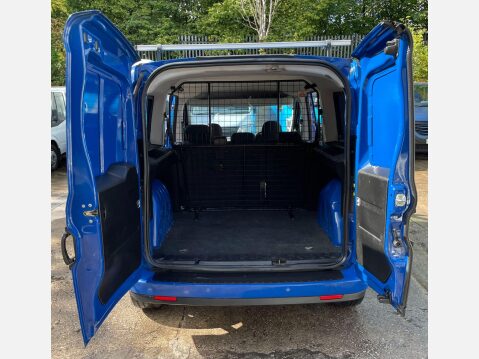 Fiat Doblo 1.6 JTD MultiJet 16v N1 SX Combi Van 4dr Diesel Comfort-Matic L1 (141 g/km, 14