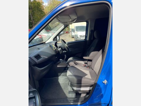 Fiat Doblo 1.6 JTD MultiJet 16v N1 SX Combi Van 4dr Diesel Comfort-Matic L1 (141 g/km, 35