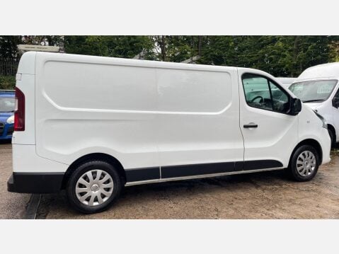 Renault Trafic 1.6 dCi 29 Business+ Panel Van 5dr Diesel Manual LWB Standard Roof Euro 6 ( 8