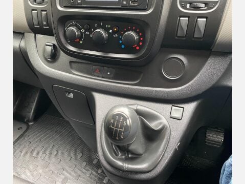 Renault Trafic 1.6 dCi 29 Business+ Panel Van 5dr Diesel Manual LWB Standard Roof Euro 6 ( 32
