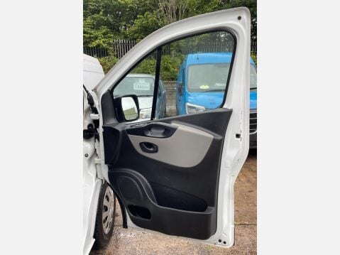 Renault Trafic 1.6 dCi 29 Business+ Panel Van 5dr Diesel Manual LWB Standard Roof Euro 6 ( 21