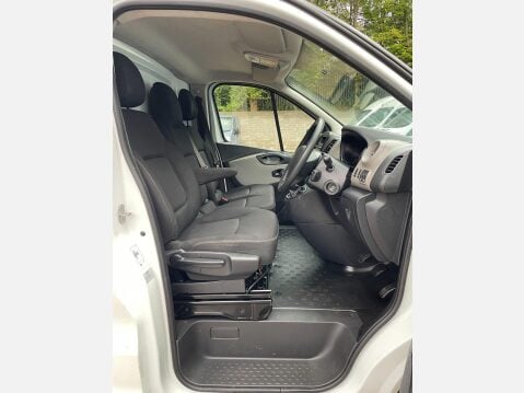 Renault Trafic 1.6 dCi 29 Business+ Panel Van 5dr Diesel Manual LWB Standard Roof Euro 6 ( 23