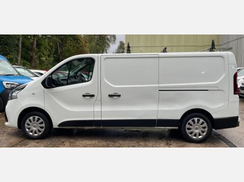 Renault Trafic 1.6 dCi 29 Business+ Panel Van 5dr Diesel Manual LWB Standard Roof Euro 6 ( 15