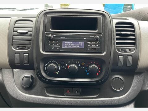 Renault Trafic 1.6 dCi 29 Business+ Panel Van 5dr Diesel Manual LWB Standard Roof Euro 6 ( 31