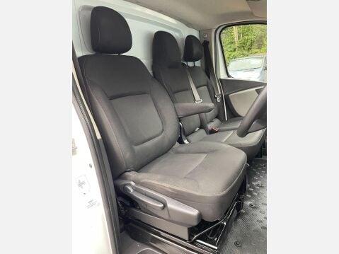Renault Trafic 1.6 dCi 29 Business+ Panel Van 5dr Diesel Manual LWB Standard Roof Euro 6 ( 24