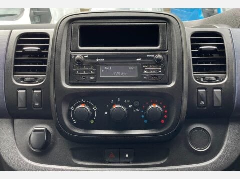 Vauxhall Vivaro 1.6 CDTi 2900 ecoFLEX L1 H1 Euro 5 (s/s) 5dr 39