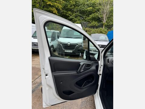 Citroen Berlingo 1.6 BlueHDi 625 LX L1 5dr 33
