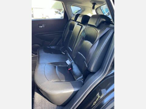 Nissan Qashqai 2.0 dCi Tekna Auto 4WD Euro 5 5dr (AVM) 41