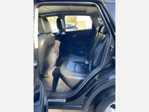Nissan Qashqai 2.0 dCi Tekna Auto 4WD Euro 5 5dr (AVM) 40
