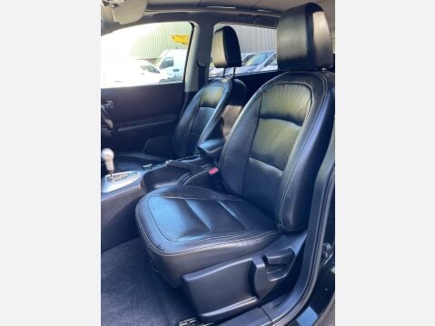 Nissan Qashqai 2.0 dCi Tekna Auto 4WD Euro 5 5dr (AVM) 45