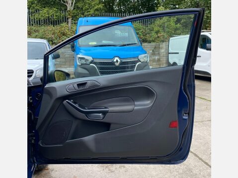 Ford Fiesta 1.6 TDCi ECOnetic II Panel Van 3dr 23