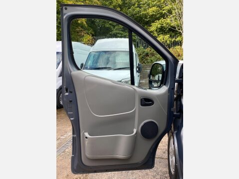 Renault Trafic 2.0 dCi LL29 Sport Crew Van L3 H1 4dr (Phase 3, 6 Seats) 39