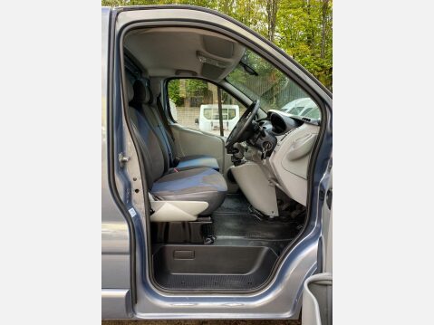 Renault Trafic 2.0 dCi LL29 Sport Crew Van L3 H1 4dr (Phase 3, 6 Seats) 27
