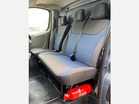 Renault Trafic 2.0 dCi LL29 Sport Crew Van L3 H1 4dr (Phase 3, 6 Seats) 41