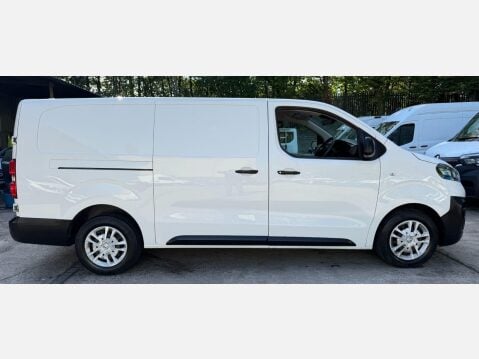 Vauxhall Vivaro 1.5 Turbo D 2900 Dynamic Panel Van 6dr Diesel Manual L2 H1 Euro 6 (s/s) (10 9