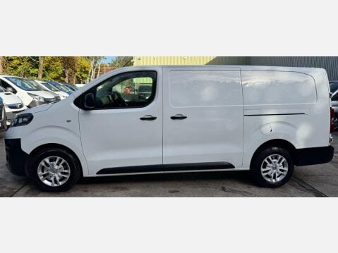 Vauxhall Vivaro 1.5 Turbo D 2900 Dynamic Panel Van 6dr Diesel Manual L2 H1 Euro 6 (s/s) (10 20