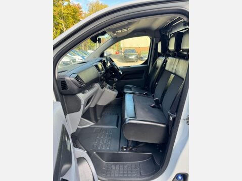 Vauxhall Vivaro 1.5 Turbo D 2900 Dynamic Panel Van 6dr Diesel Manual L2 H1 Euro 6 (s/s) (10 40