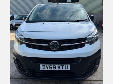 Vauxhall Vivaro 1.5 Turbo D 2900 Dynamic Panel Van 6dr Diesel Manual L2 H1 Euro 6 (s/s) (10 27