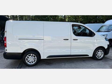 Vauxhall Vivaro 1.5 Turbo D 2900 Dynamic Panel Van 6dr Diesel Manual L2 H1 Euro 6 (s/s) (10 10