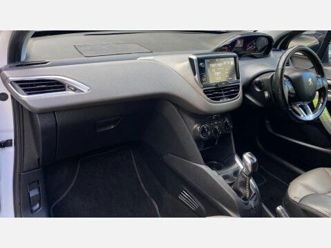 Peugeot 208 1.2 PureTech Active Hatchback 3dr Petrol Manual Euro 6 (82 ps) 31